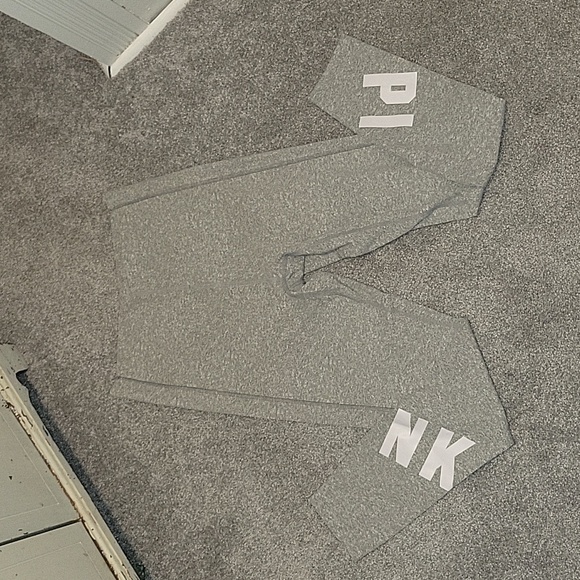 PINK Victoria's Secret Pants - ⭐️3/$20⭐️PINK Compression 7/8 Legging